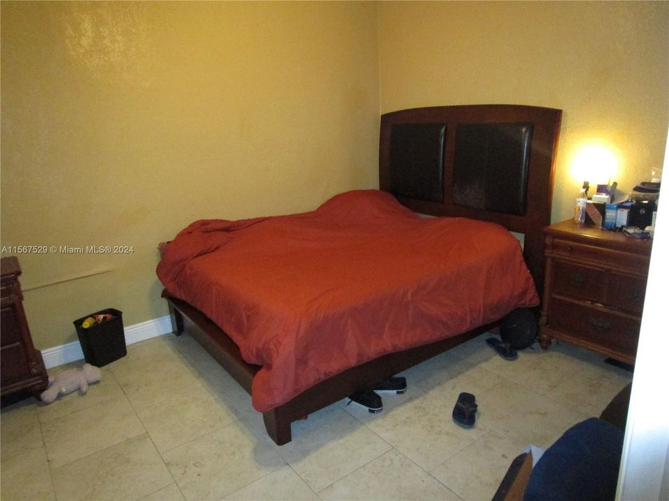 Recently Sold: $545,000 (4 beds, 3 baths, 1569 Square Feet)