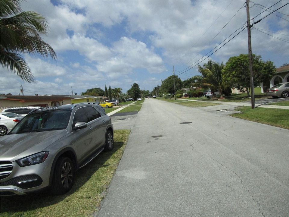 Recently Sold: $545,000 (4 beds, 3 baths, 1569 Square Feet)