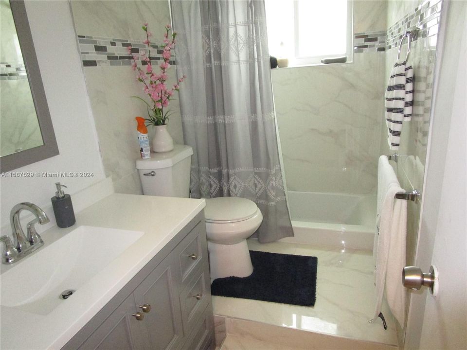 Recently Sold: $545,000 (4 beds, 3 baths, 1569 Square Feet)