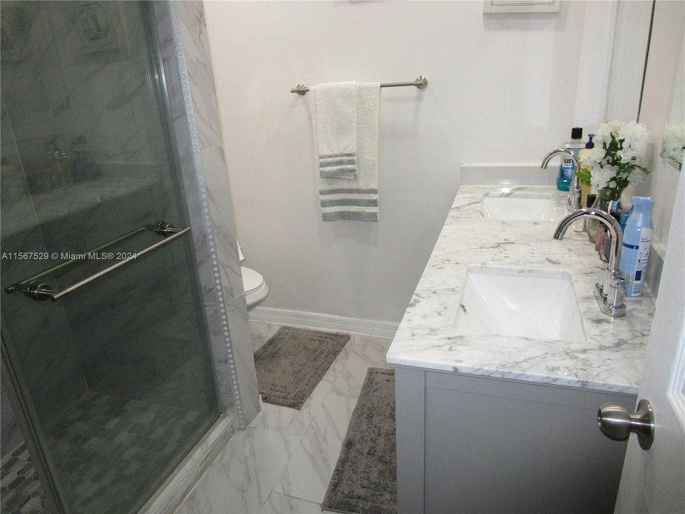 Recently Sold: $545,000 (4 beds, 3 baths, 1569 Square Feet)