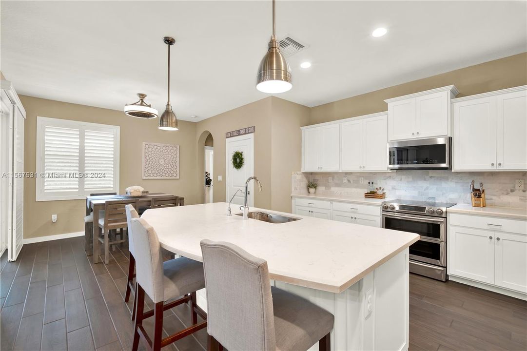 Active With Contract: $1,075,000 (4 beds, 3 baths, 2999 Square Feet)