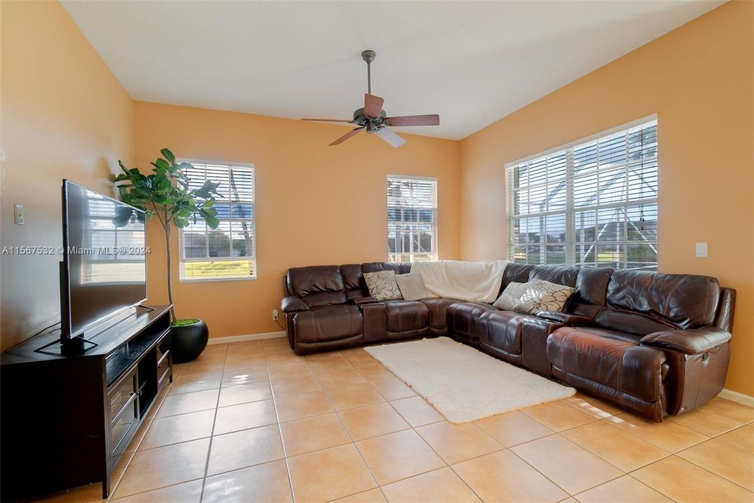 For Sale: $670,000 (4 beds, 2 baths, 2183 Square Feet)