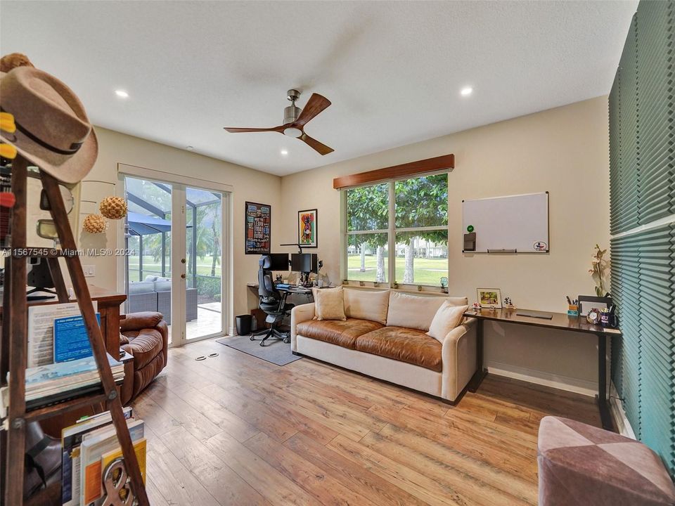 最近售出: $1,850,000 (5 贝兹, 4 浴室, 3597 平方英尺)