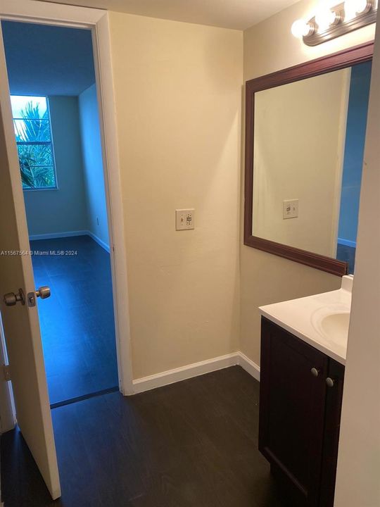 Active With Contract: $150,000 (1 beds, 1 baths, 826 Square Feet)