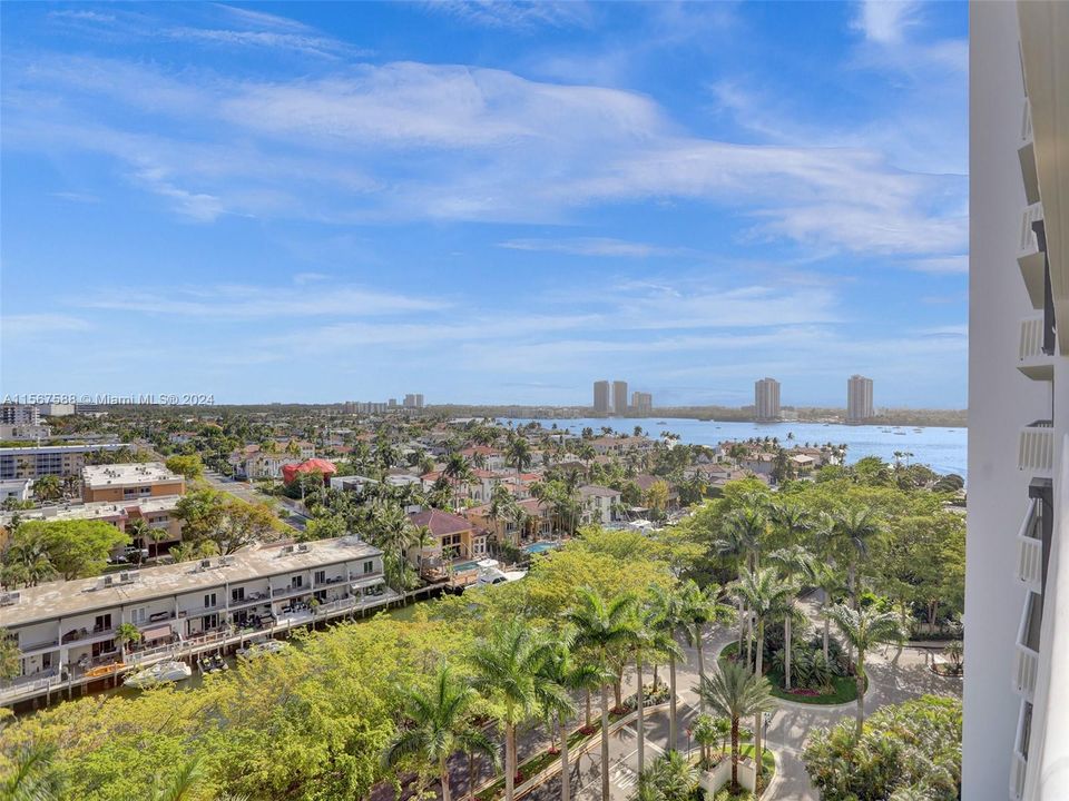 Recently Sold: $1,450,000 (3 beds, 3 baths, 2590 Square Feet)