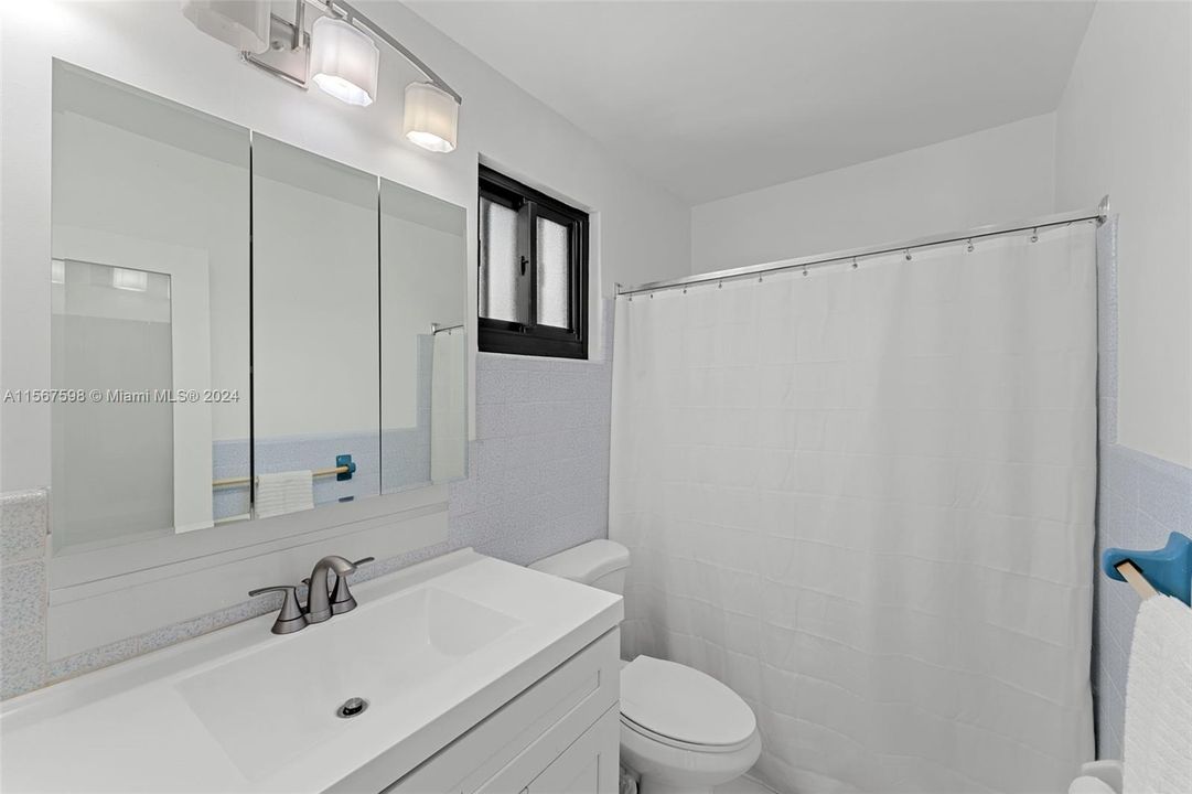 Active With Contract: $6,995 (4 beds, 2 baths, 2257 Square Feet)