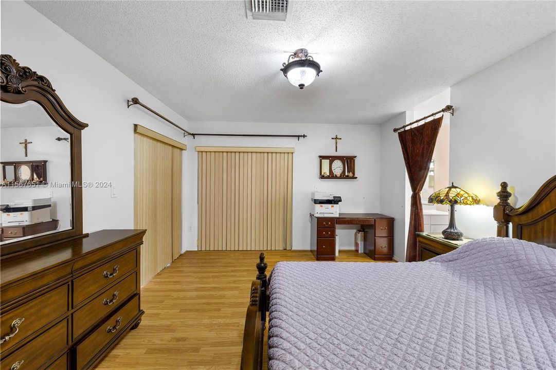 Vendido Recientemente: $670,000 (3 camas, 2 baños, 1684 Pies cuadrados)