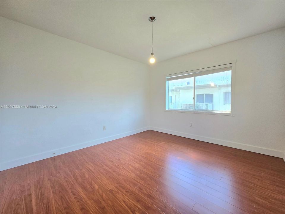 Active With Contract: $3,400 (3 beds, 2 baths, 1208 Square Feet)