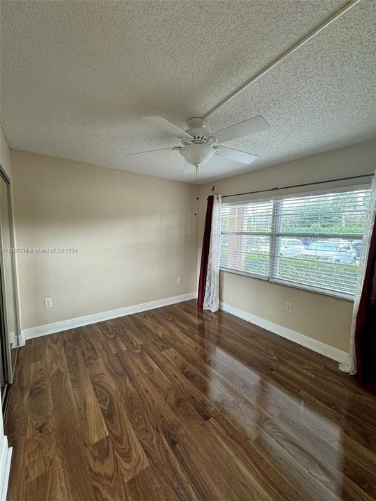 For Rent: $2,400 (2 beds, 2 baths, 1082 Square Feet)