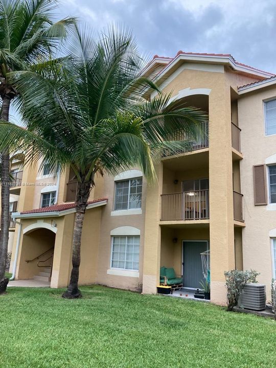 Recently Rented: $1,690 (1 beds, 1 baths, 760 Square Feet)