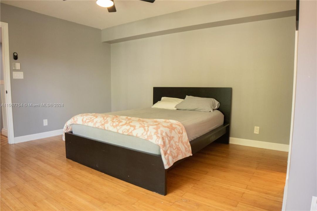 Недавно арендовано: $2,700 (2 спален, 2 ванн, 1372 Квадратных фут)