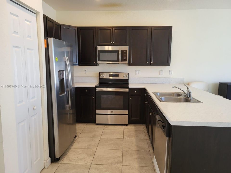 For Sale: $489,900 (3 beds, 2 baths, 1540 Square Feet)