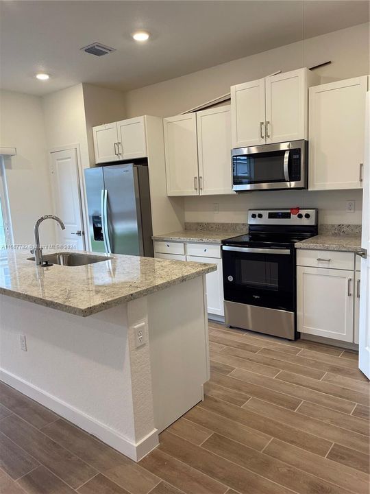 Recently Rented: $3,150 (4 beds, 2 baths, 1826 Square Feet)