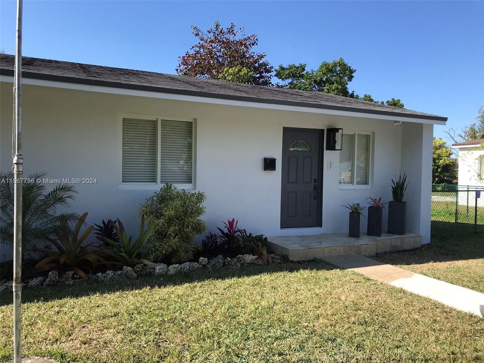 Active With Contract: $5,500 (4 beds, 3 baths, 1780 Square Feet)