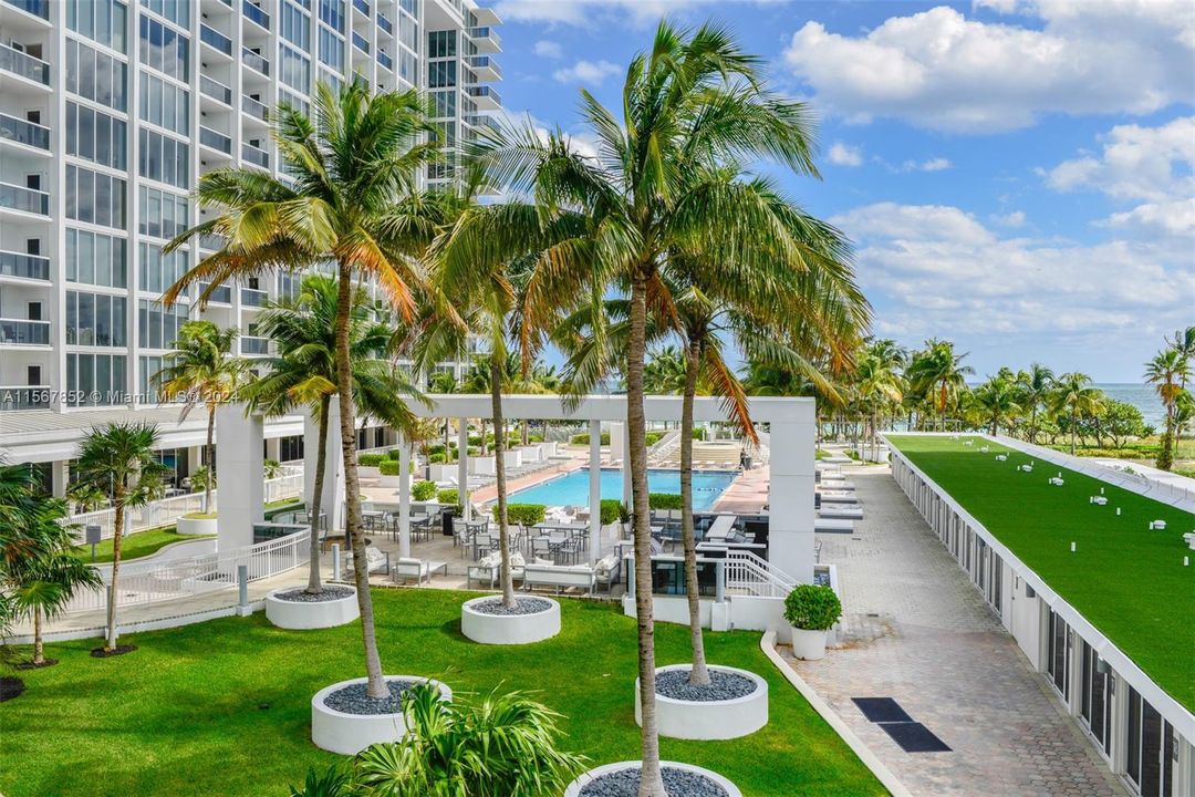 Recently Rented: $5,500 (2 beds, 2 baths, 1056 Square Feet)