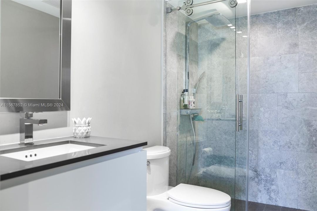 Recently Rented: $5,500 (2 beds, 2 baths, 1056 Square Feet)