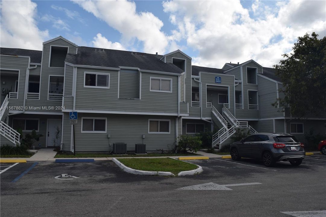 最近租的: $2,200 (2 贝兹, 2 浴室, 1020 平方英尺)