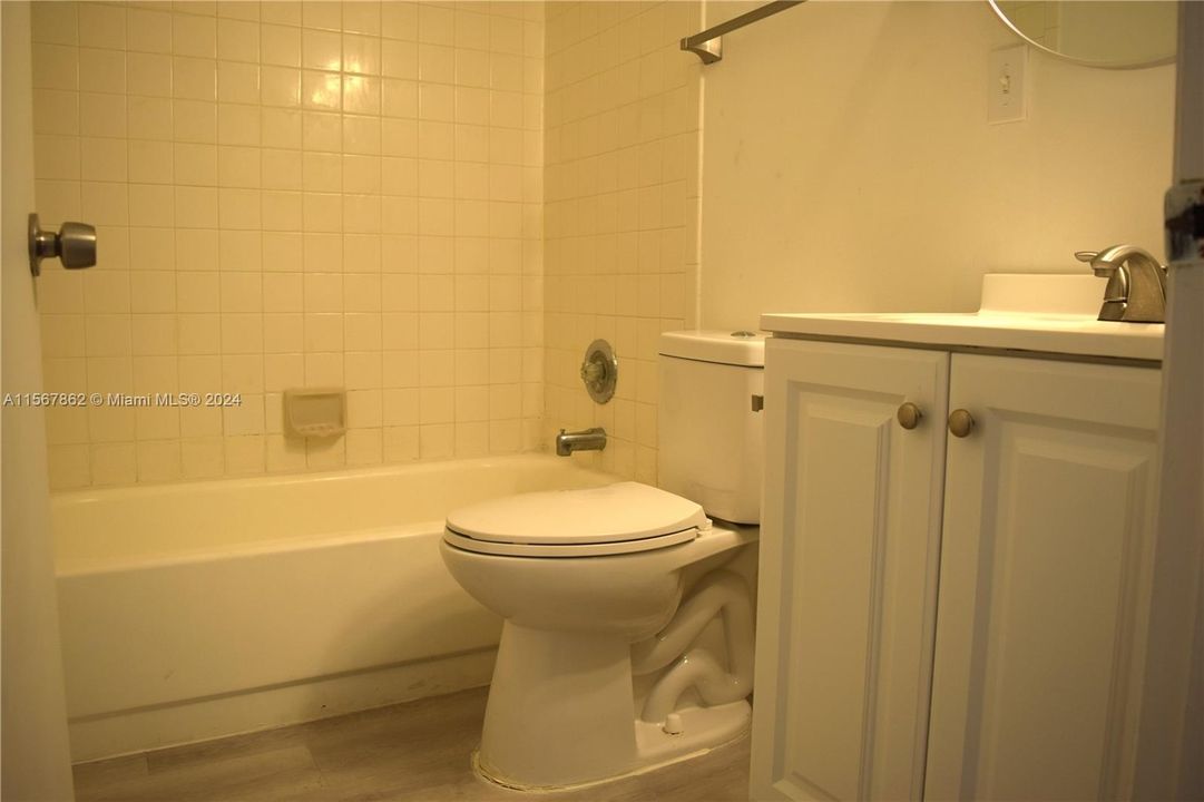 最近租的: $2,200 (2 贝兹, 2 浴室, 1020 平方英尺)