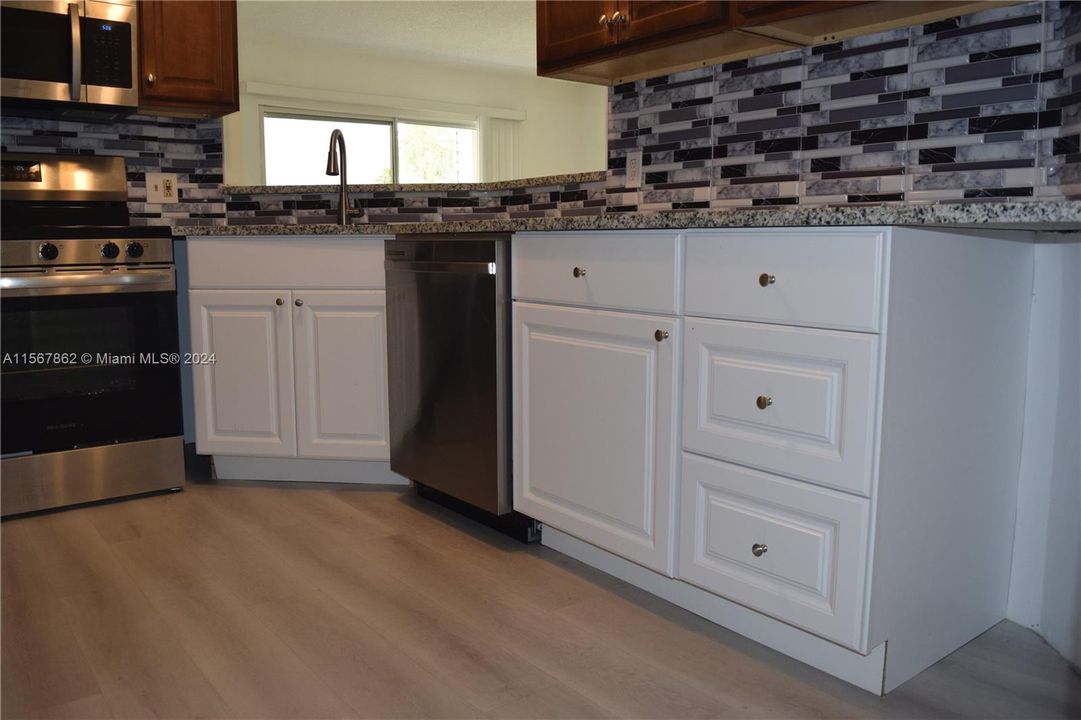 最近租的: $2,200 (2 贝兹, 2 浴室, 1020 平方英尺)