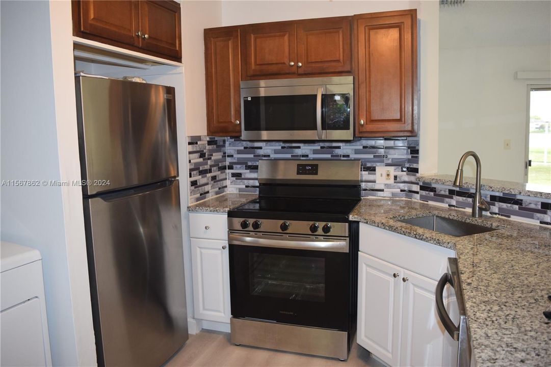 最近租的: $2,200 (2 贝兹, 2 浴室, 1020 平方英尺)