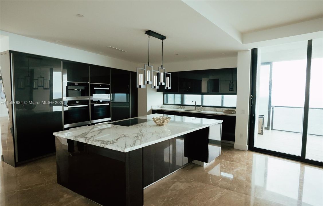 Recently Sold: $14,597,000 (4 beds, 4 baths, 6121 Square Feet)