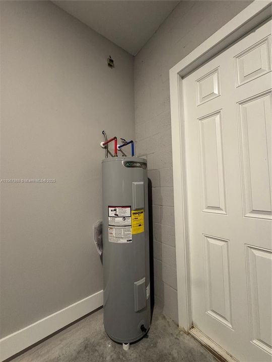 На продажу: $320,000 (4 спален, 2 ванн, 0 Квадратных фут)