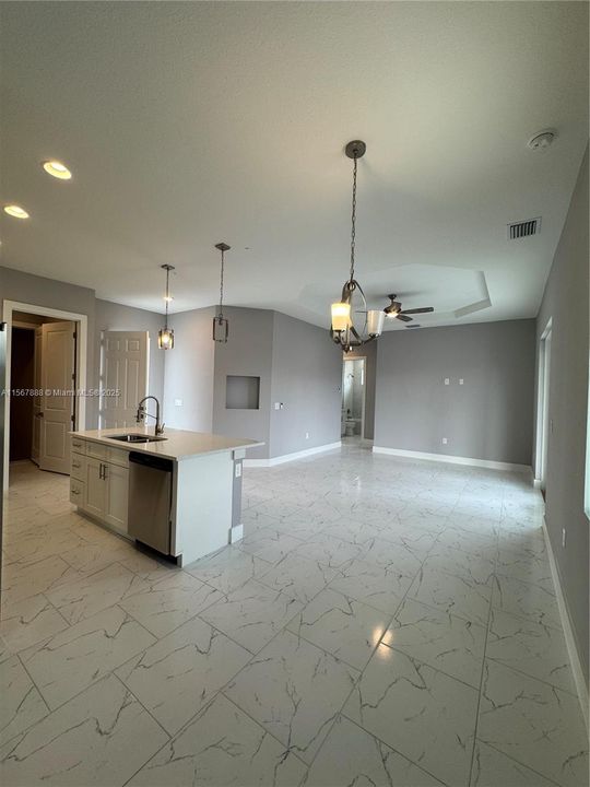 На продажу: $320,000 (4 спален, 2 ванн, 0 Квадратных фут)