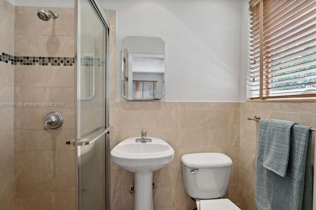 Недавно арендовано: $4,350 (3 спален, 2 ванн, 1644 Квадратных фут)