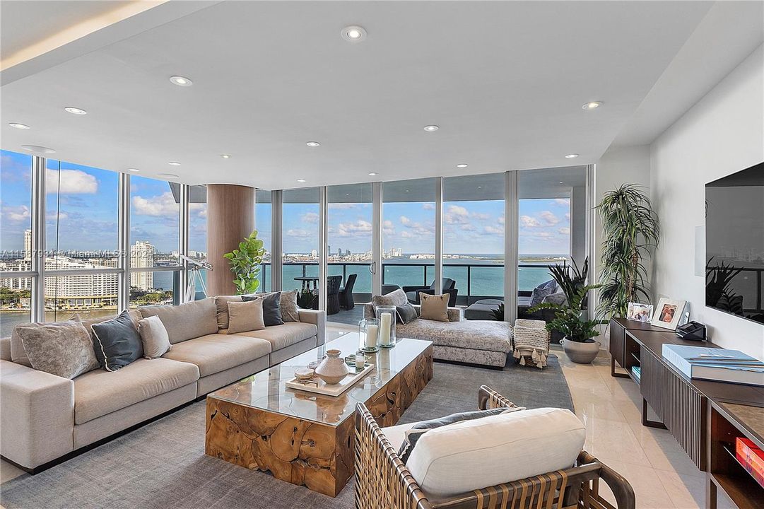 Active With Contract: $2,050,000 (2 beds, 3 baths, 1878 Square Feet)