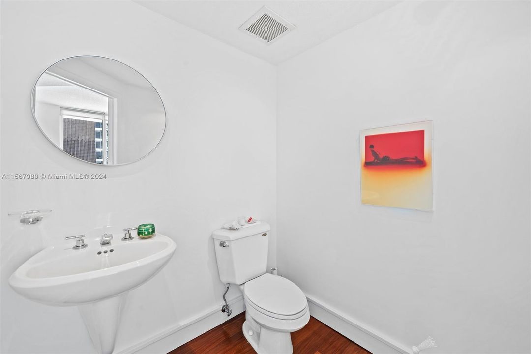 For Sale: $799,000 (1 beds, 1 baths, 850 Square Feet)