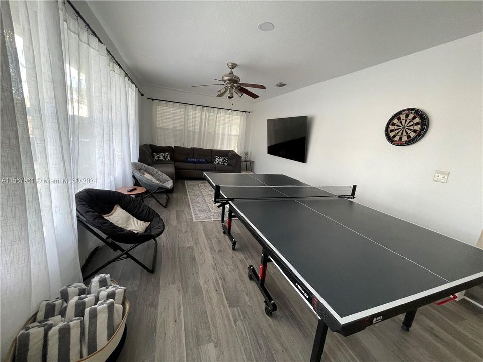 For Sale: $485,000 (4 beds, 2 baths, 2841 Square Feet)