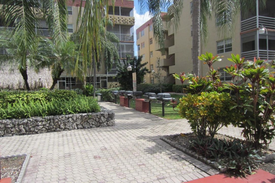 Недавно арендовано: $2,080 (2 спален, 2 ванн, 1260 Квадратных фут)