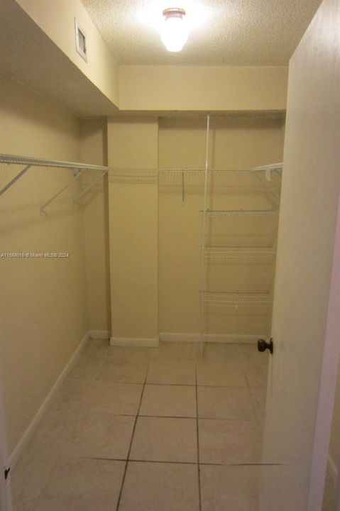 Недавно арендовано: $2,080 (2 спален, 2 ванн, 1260 Квадратных фут)