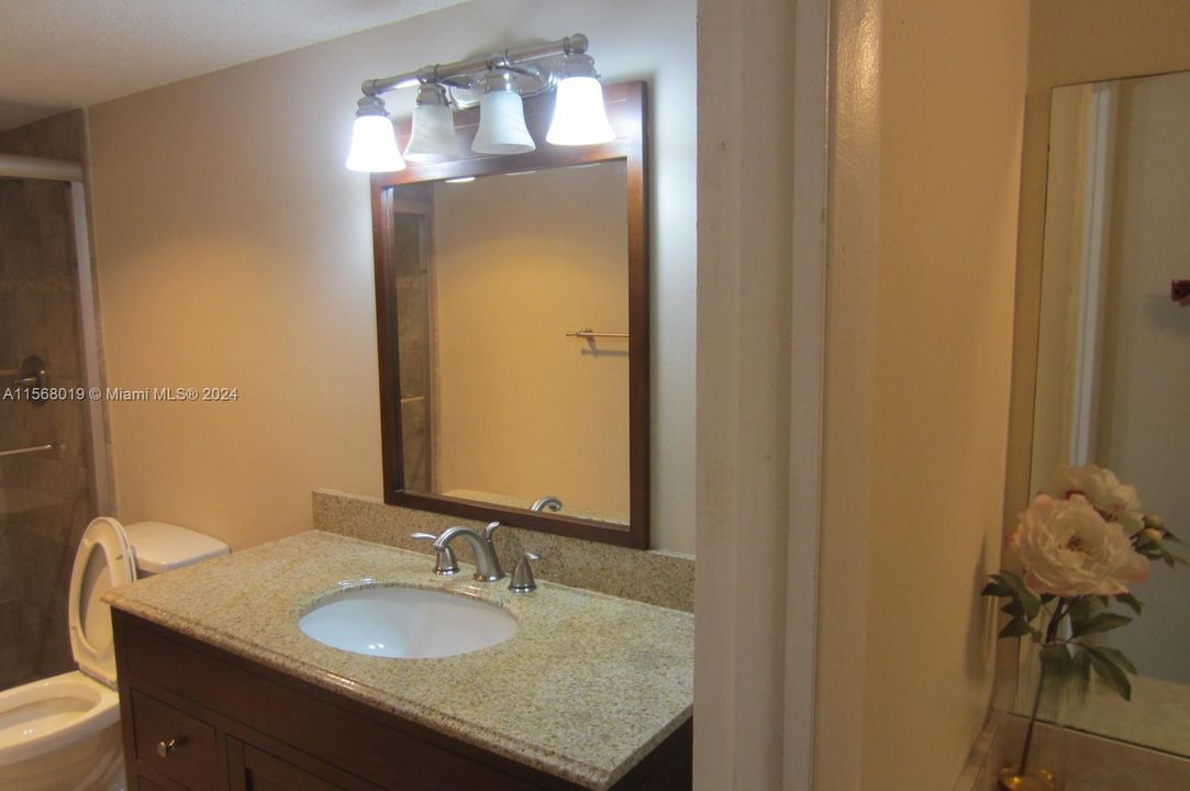 Недавно арендовано: $2,080 (2 спален, 2 ванн, 1260 Квадратных фут)