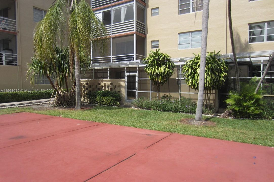 Недавно арендовано: $2,080 (2 спален, 2 ванн, 1260 Квадратных фут)