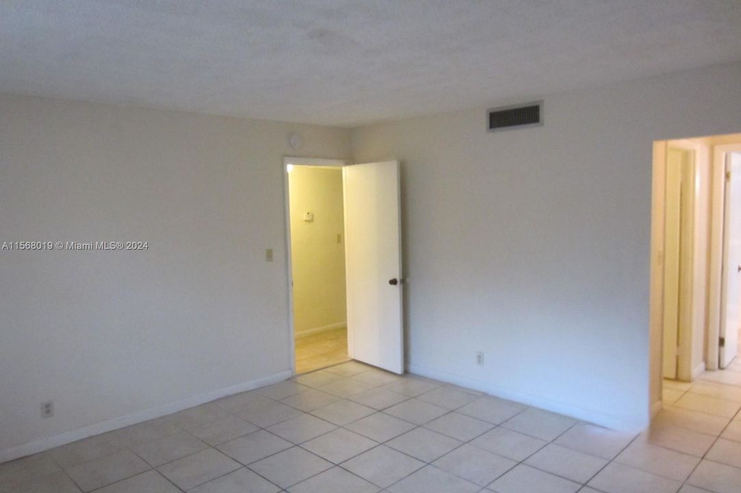 Недавно арендовано: $2,080 (2 спален, 2 ванн, 1260 Квадратных фут)