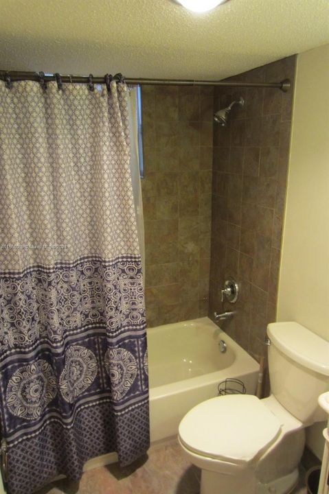 Недавно арендовано: $2,080 (2 спален, 2 ванн, 1260 Квадратных фут)