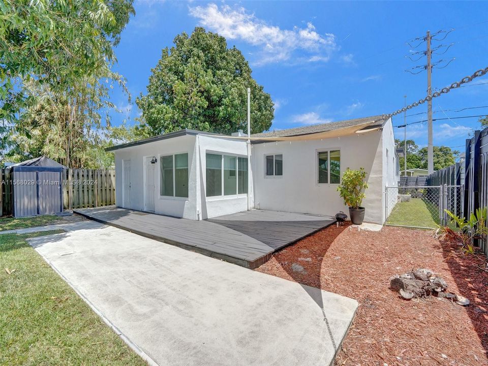 Deck and separate side/front yard