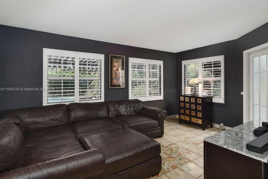 For Sale: $1,150,000 (3 beds, 2 baths, 1629 Square Feet)