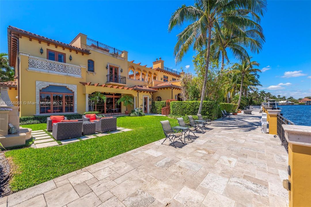 Vendido Recientemente: $17,875,000 (8 camas, 10 baños, 12262 Pies cuadrados)