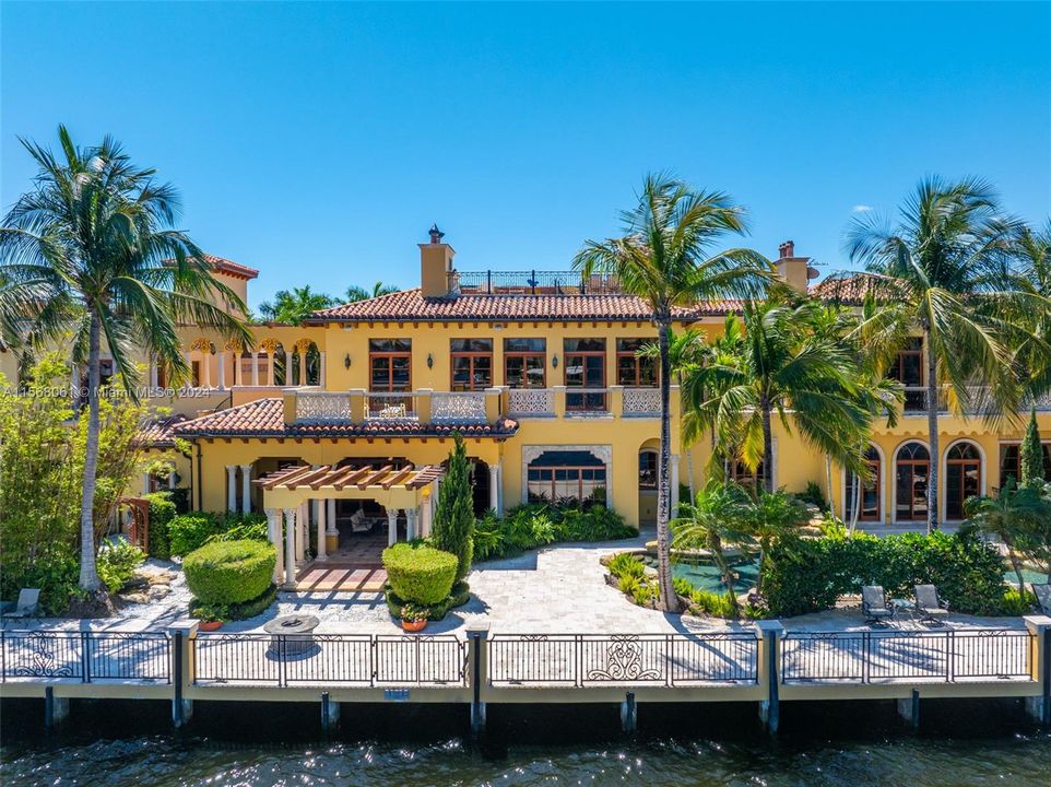 Vendido Recientemente: $17,875,000 (8 camas, 10 baños, 12262 Pies cuadrados)