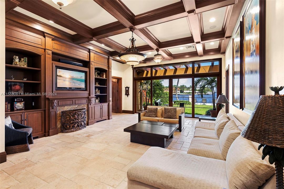 Vendido Recientemente: $17,875,000 (8 camas, 10 baños, 12262 Pies cuadrados)