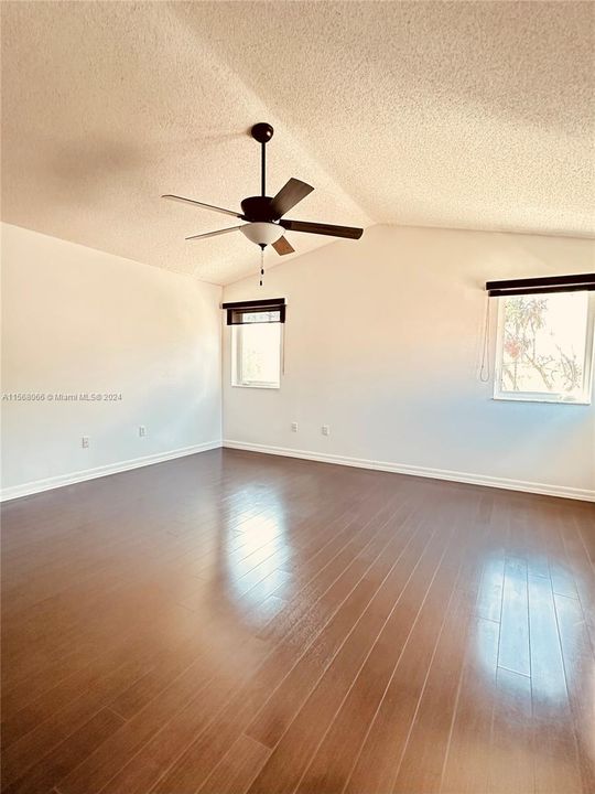 Recently Rented: $4,500 (4 beds, 2 baths, 2154 Square Feet)