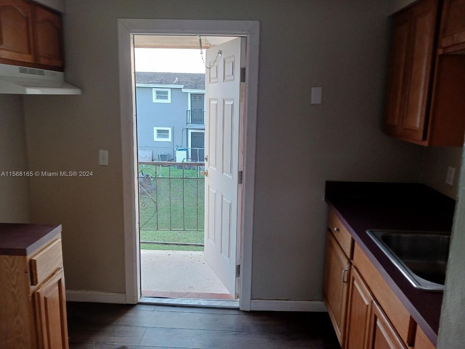 Recently Rented: $875 (2 beds, 1 baths, 0 Square Feet)