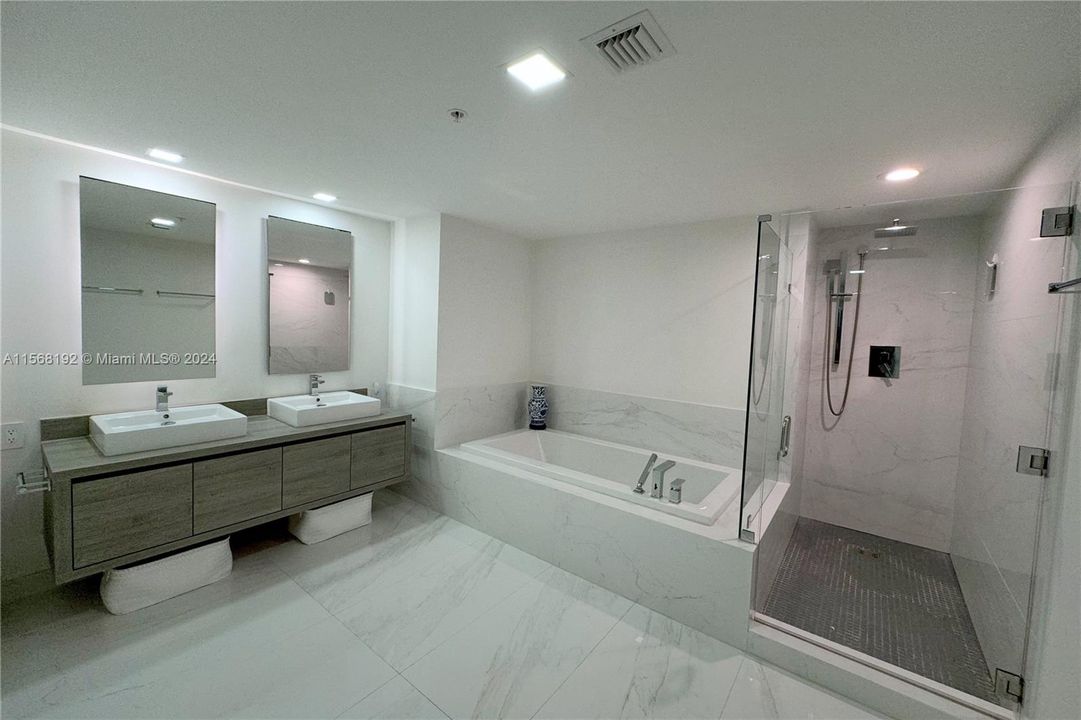 最近租的: $7,500 (3 贝兹, 2 浴室, 1705 平方英尺)
