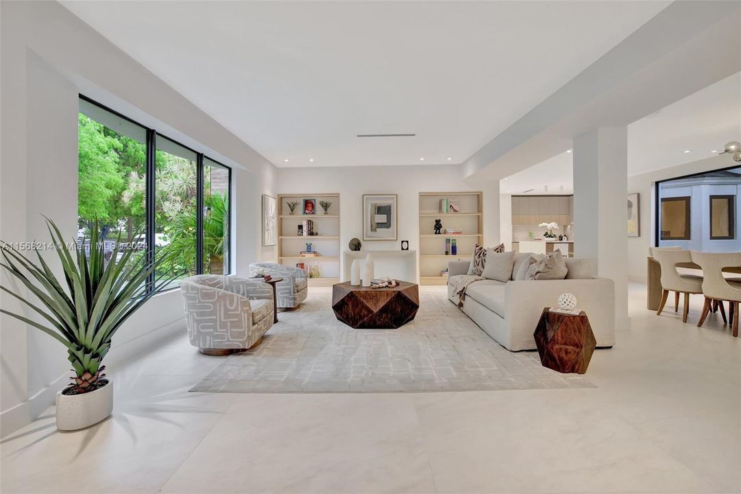 For Sale: $3,595,000 (5 beds, 5 baths, 3190 Square Feet)