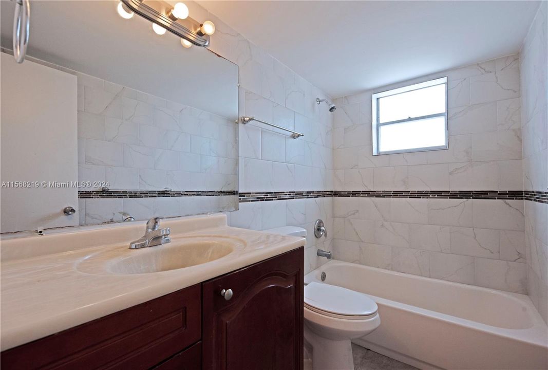 Недавно арендовано: $2,600 (2 спален, 2 ванн, 1000 Квадратных фут)