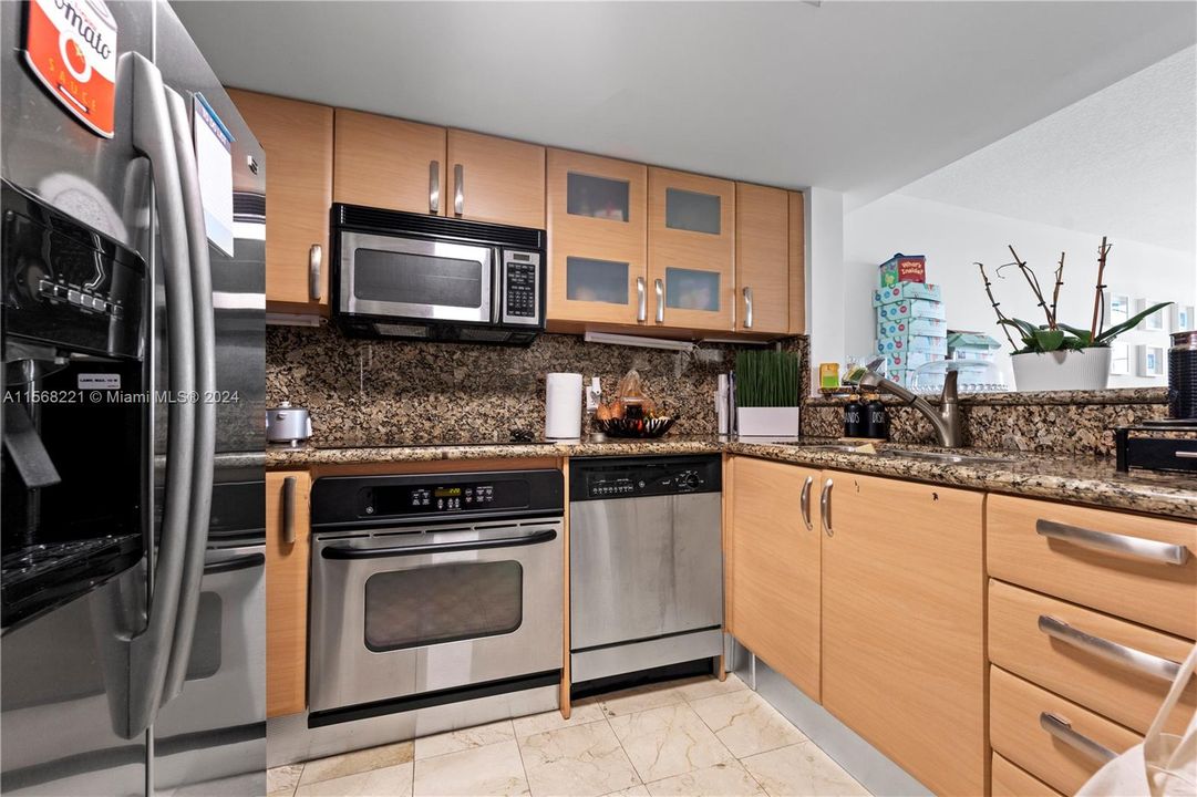 Recently Sold: $429,000 (1 beds, 1 baths, 791 Square Feet)