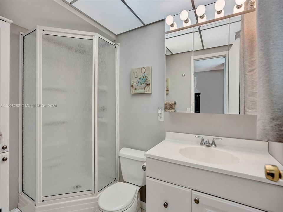 待售: $169,000 (2 贝兹, 2 浴室, 1010 平方英尺)