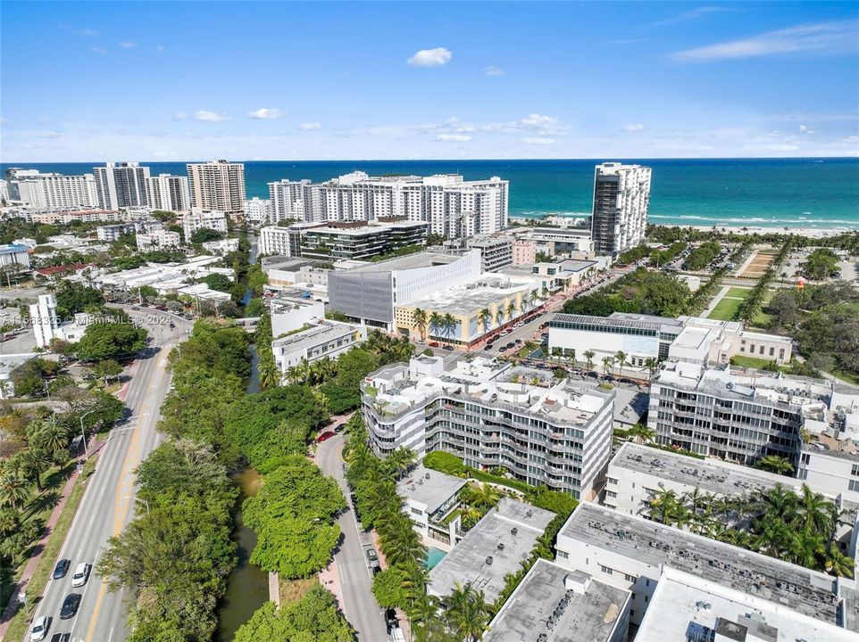 For Sale: $1,195,000 (1 beds, 2 baths, 956 Square Feet)